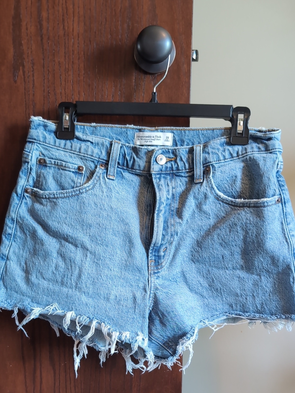 Abercrombie & Fitch 90's Relaxed Cutoff